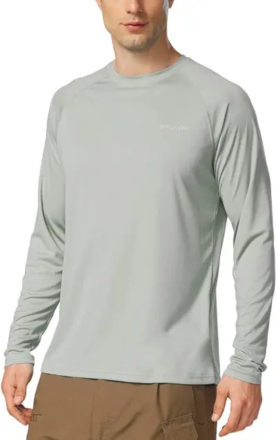 Men's l;ong-sleeved shirt.